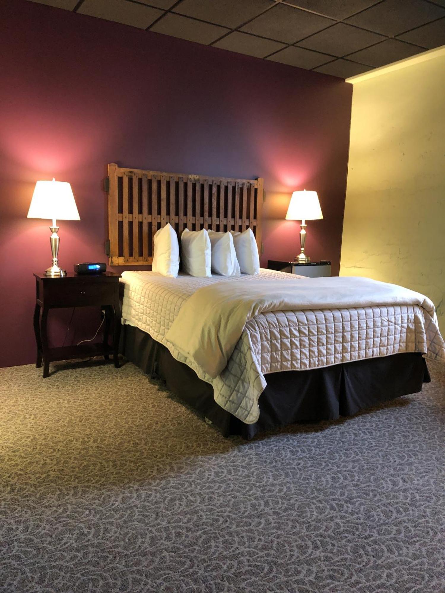 The Inn At Stone Mill Little Falls Room photo